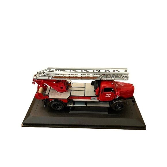 1944 Mercedes Benz L4500F Fire Truck Engine Diecast Toy Car Model Sig Series - Picture 5 of 9